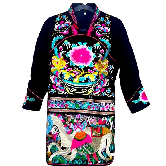 I Yetcho Dresses & Skirts - Women Embroidery Chinese dress with gorgeous colorful design. NWT. Size medium